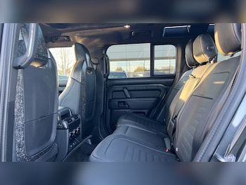 Used Land Rover Defender 2025 for sale - 76722178: Photo