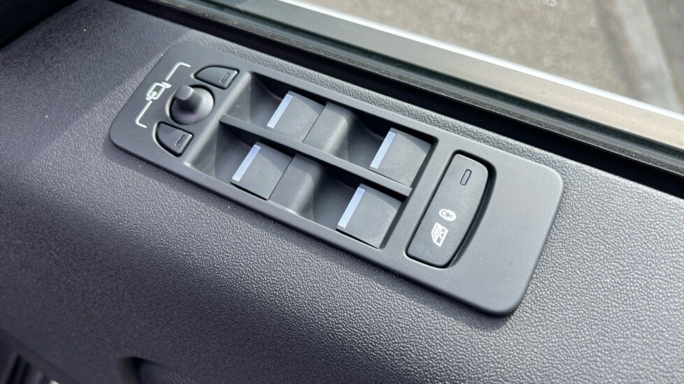 Used Land Rover Discovery Sport 2024 for sale - 76146217: Photo 45