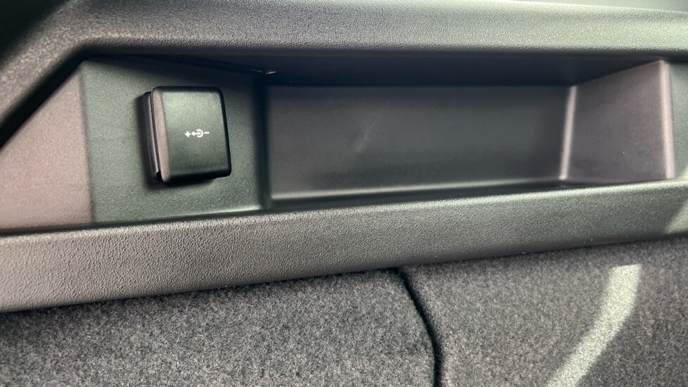 Used Land Rover Discovery Sport 2024 for sale - 76146217: Photo 53