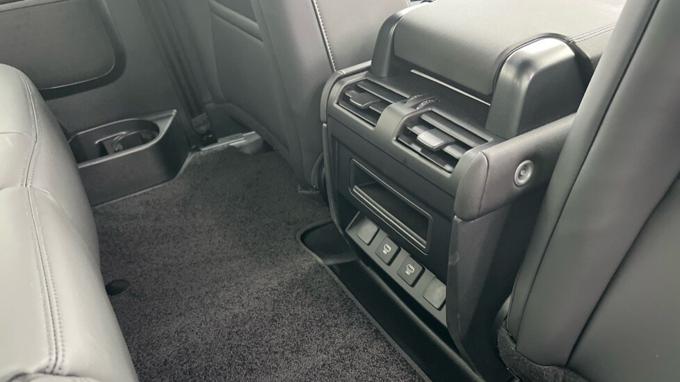 Used Land Rover Defender 2025 for sale - 76528883: Photo 18