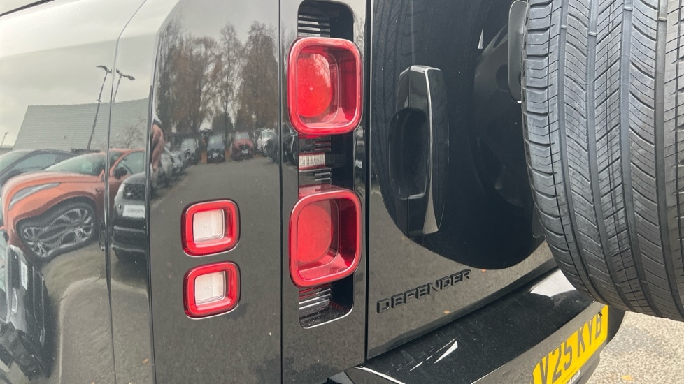 Used Land Rover Defender 2025 for sale - 76528883: Photo 19
