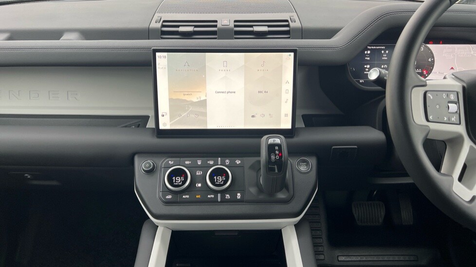 Used Land Rover Defender 2025 for sale - 76528883: Photo 29