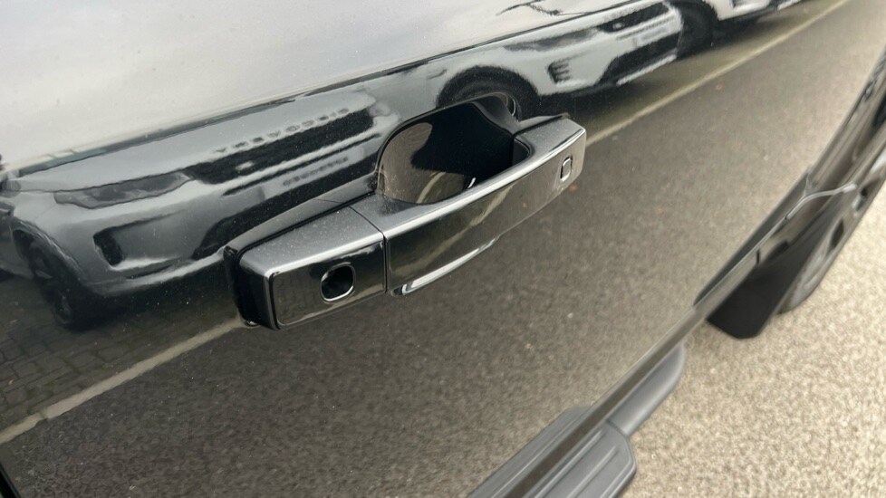 Used Land Rover Defender 2025 for sale - 76528883: Photo 39