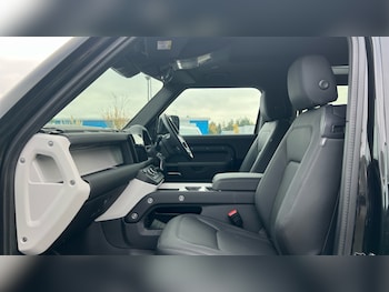 Used Land Rover Defender 2025 for sale - 76528883: Photo