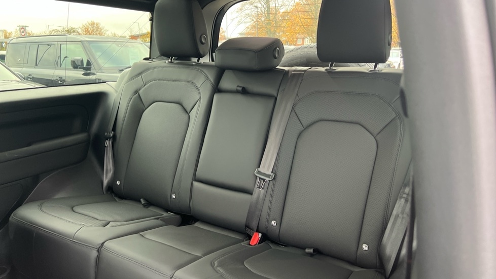 Used Land Rover Defender 2025 for sale - 76528883: Photo 4