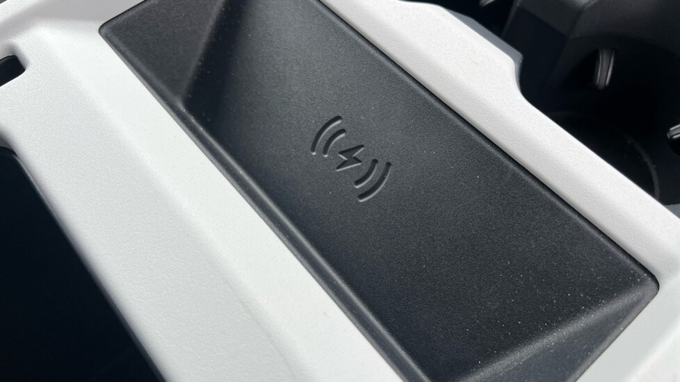 Used Land Rover Defender 2025 for sale - 76528883: Photo 44