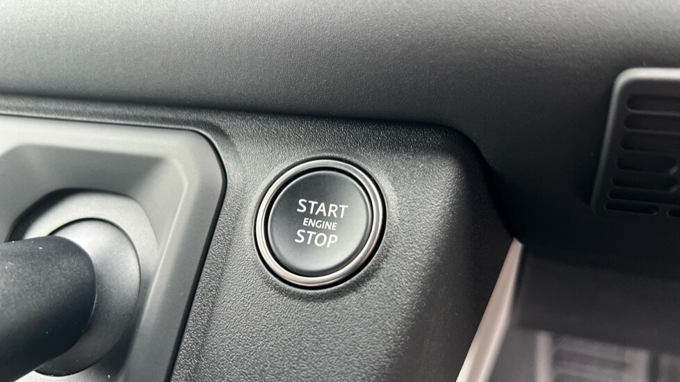 Used Land Rover Defender 2025 for sale - 76528883: Photo 48