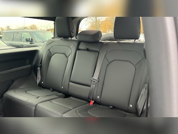 Used Land Rover Defender 2025 for sale - 76528883: Photo