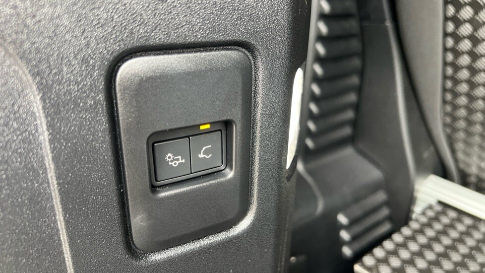 Used Land Rover Defender 2025 for sale - 76528883: Photo 63