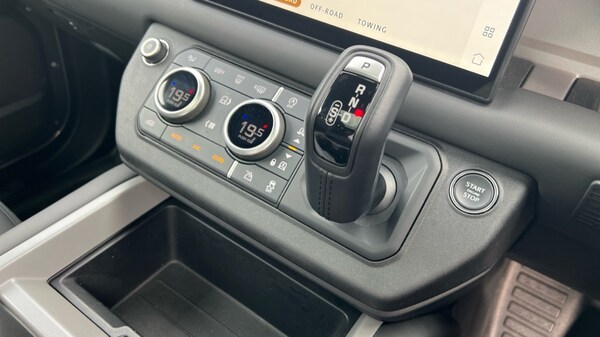 Used Land Rover Defender 2024 for sale - 76018081: Photo 13