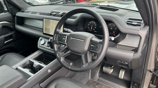 Used Land Rover Defender 2024 for sale - 76018081: Photo 28
