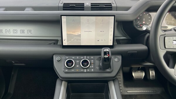 Used Land Rover Defender 2024 for sale - 76018081: Photo 29
