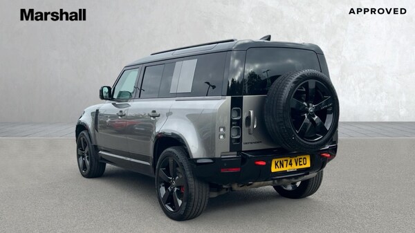Used Land Rover Defender 2024 for sale - 76018081: Photo 2