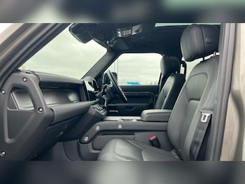 Used Land Rover Defender 2024 for sale - 76018081: Photo 3