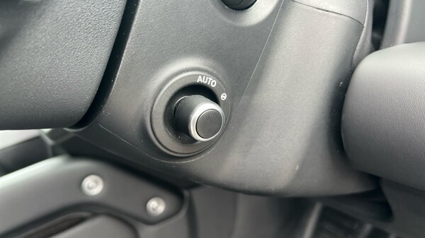 Used Land Rover Defender 2024 for sale - 76018081: Photo 53