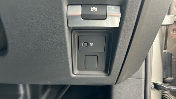 Used Land Rover Defender 2024 for sale - 76018081: Photo 54