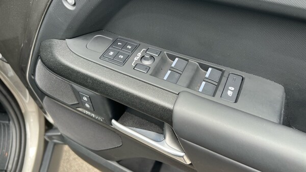 Used Land Rover Defender 2024 for sale - 76018081: Photo 56