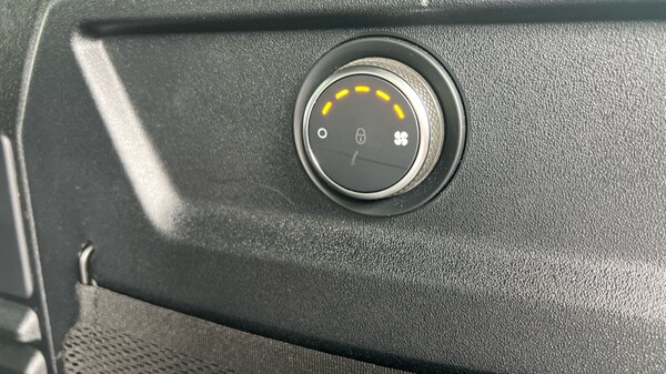 Used Land Rover Defender 2024 for sale - 76018081: Photo 68