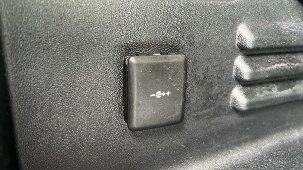 Used Land Rover Defender 2024 for sale - 76018081: Photo 70