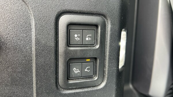 Used Land Rover Defender 2024 for sale - 76018081: Photo 71