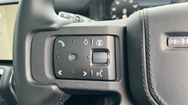 Used Land Rover Defender 2024 for sale - 76018081: Photo 76