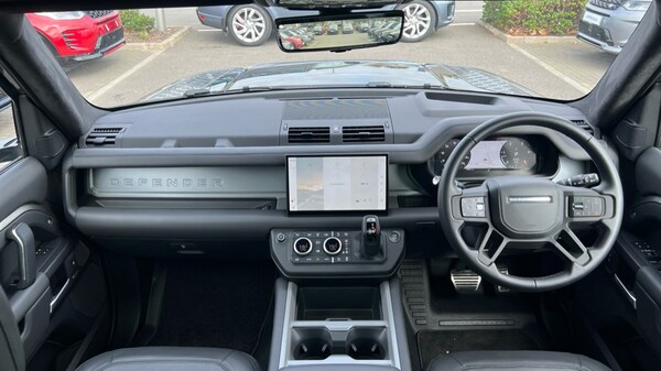 Used Land Rover Defender 2024 for sale - 76018081: Photo 9