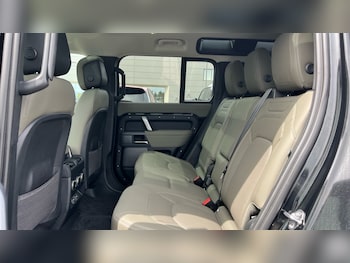 Used Land Rover Defender 2023 for sale - 75465759: Photo