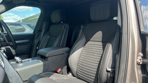 Used Land Rover Discovery 2023 for sale - 76229427: Photo 57