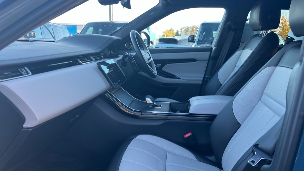 Used Land Rover Range Rover Evoque 2024 for sale - 76297601: Photo 3