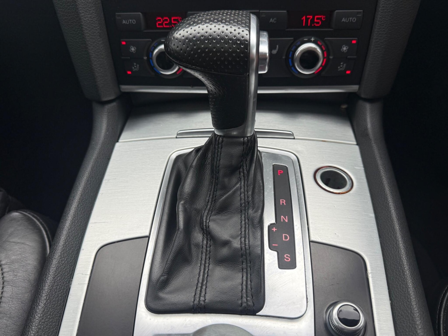 Used Audi Q7 2012 for sale - 78047636: Photo 23