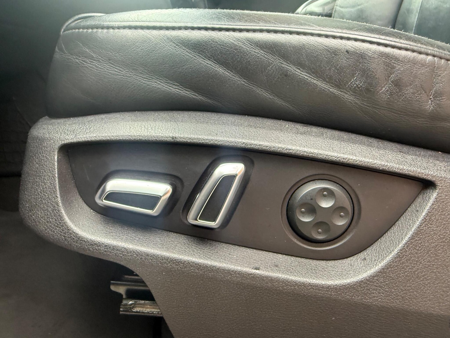 Used Audi Q7 2012 for sale - 78047636: Photo 34