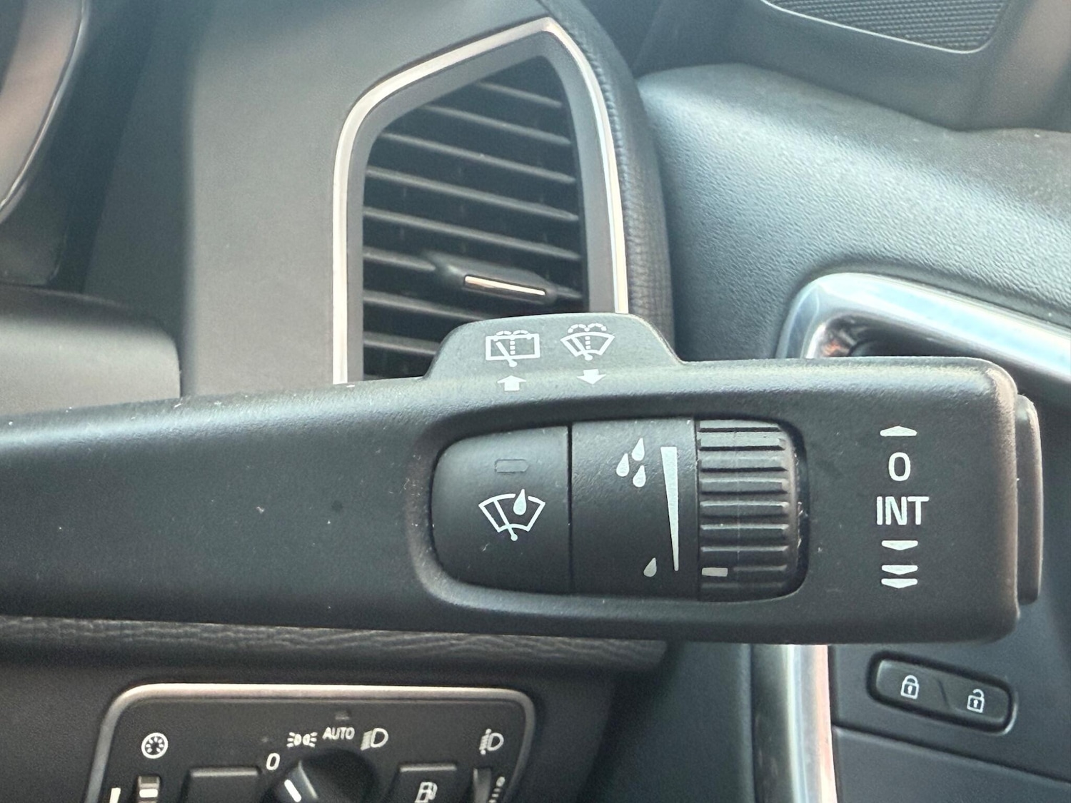 Used Volvo XC60 2015 for sale - 76993370: Photo 12