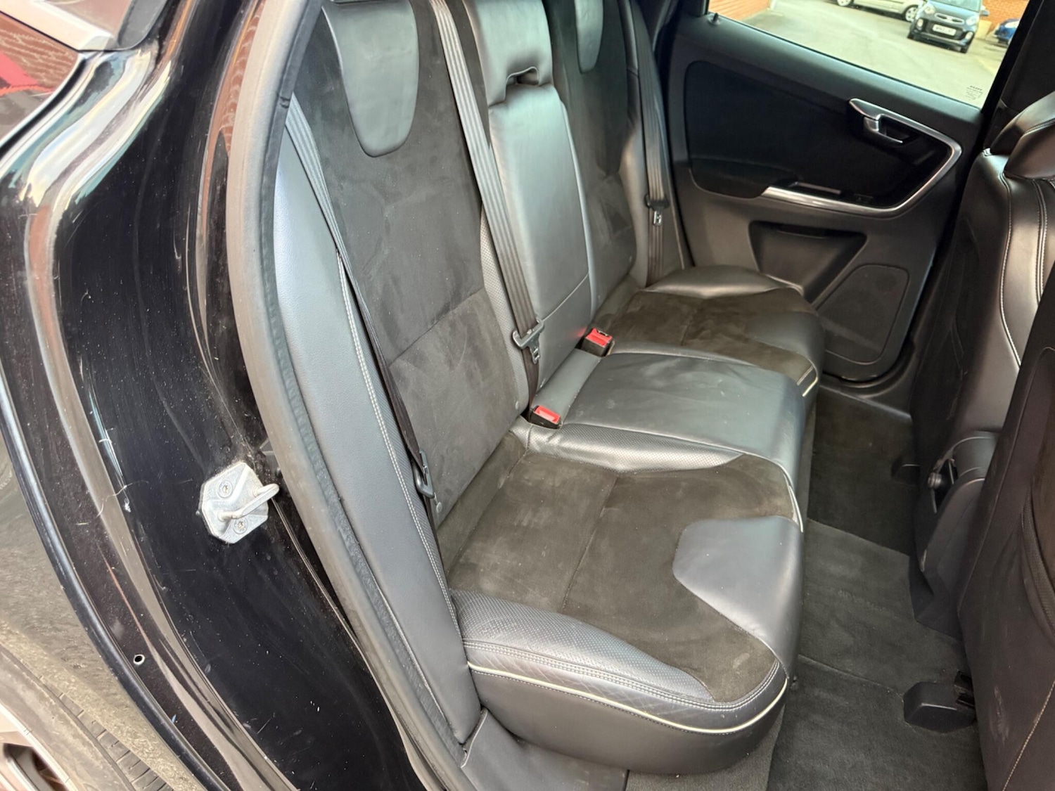 Used Volvo XC60 2015 for sale - 76993370: Photo 32