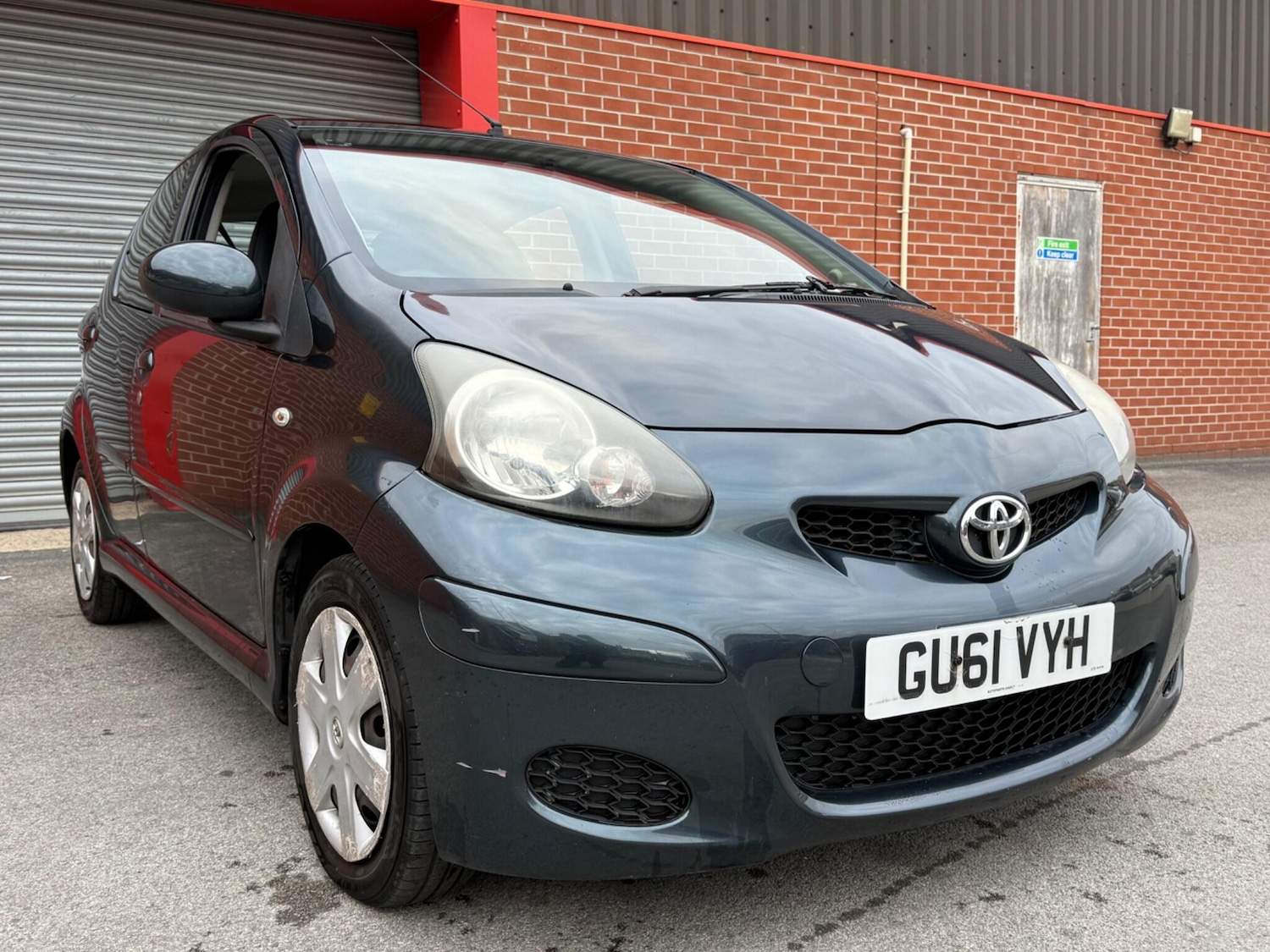 Used Toyota AYGO 2011 for sale - 76060942: Photo 1