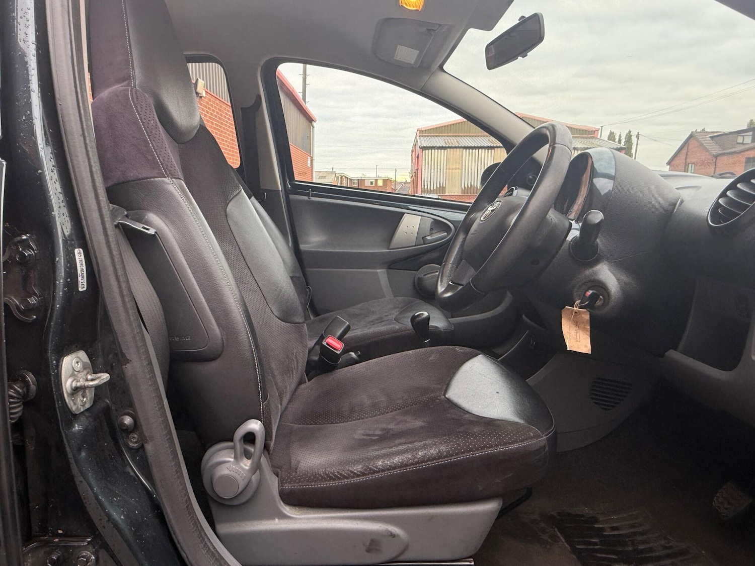 Used Toyota AYGO 2011 for sale - 76060942: Photo 17