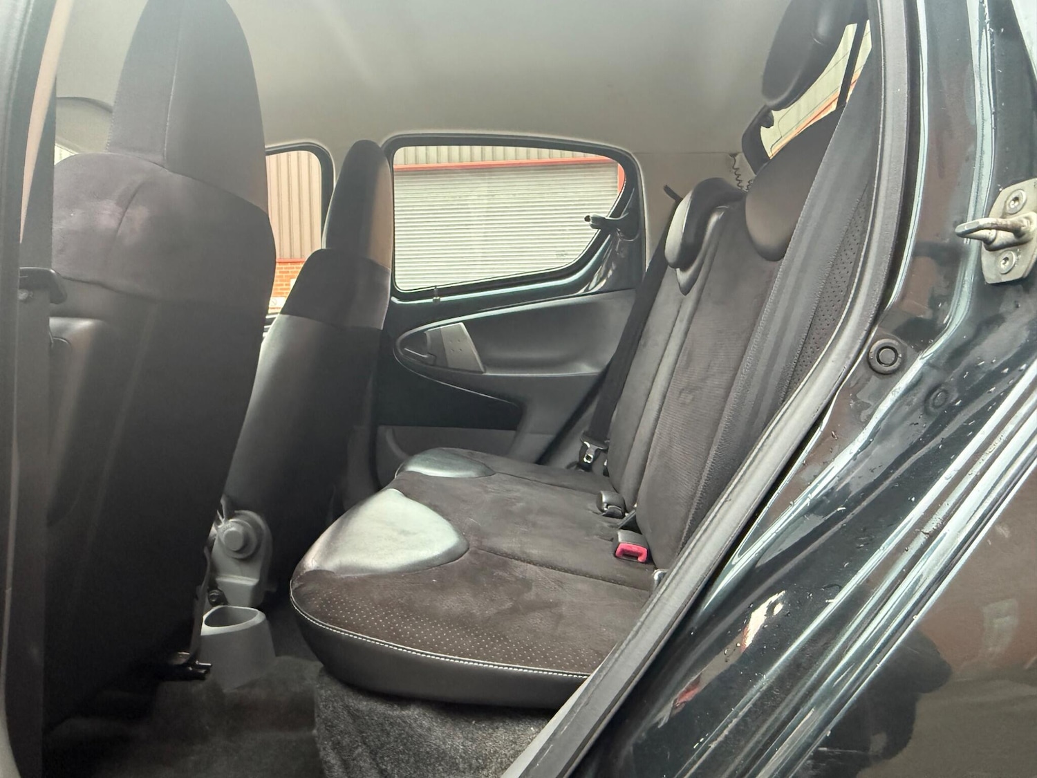 Used Toyota AYGO 2011 for sale - 76060942: Photo 21