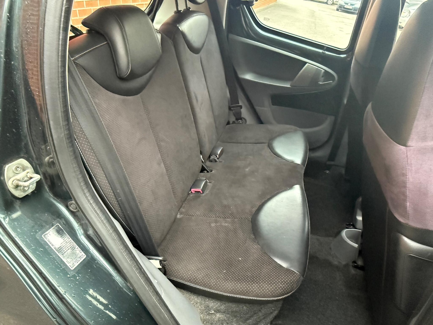 Used Toyota AYGO 2011 for sale - 76060942: Photo 24