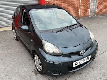 Used Toyota AYGO 2011 for sale - 76060942: Photo
