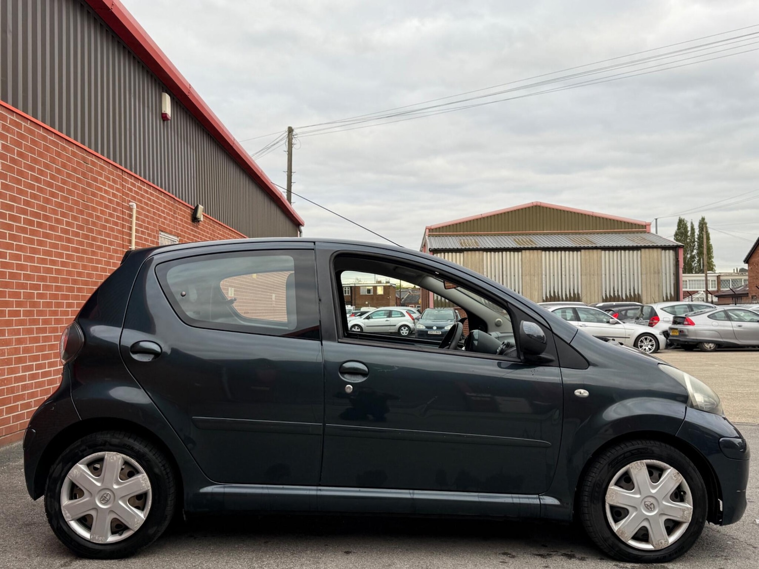 Used Toyota AYGO 2011 for sale - 76060942: Photo 7