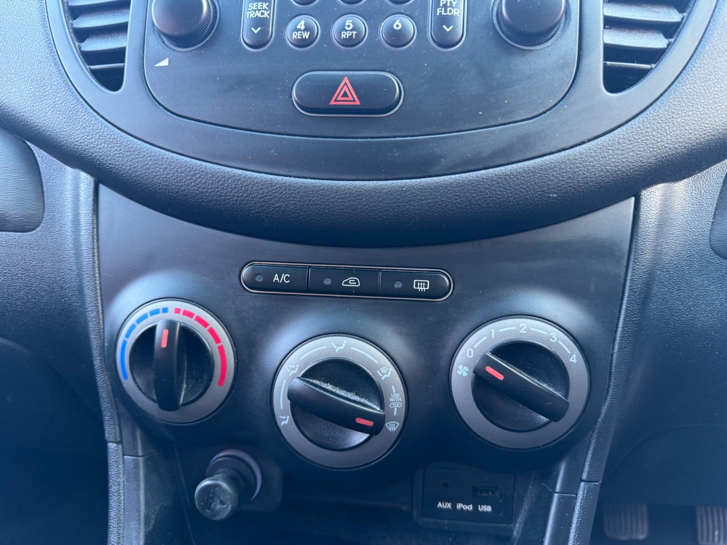 Used Hyundai i10 2013 for sale - 76987724: Photo 13