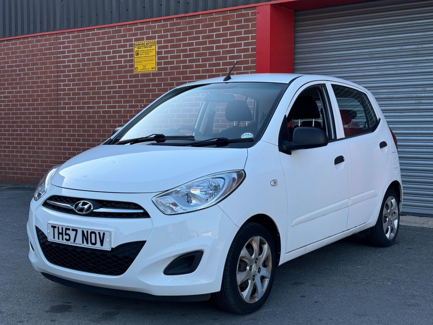 Used Hyundai i10 2013 for sale - 76987724: Photo 6