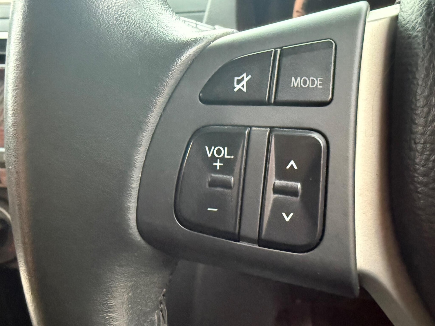 Used Suzuki Swift 2010 for sale - 77794175: Photo 12