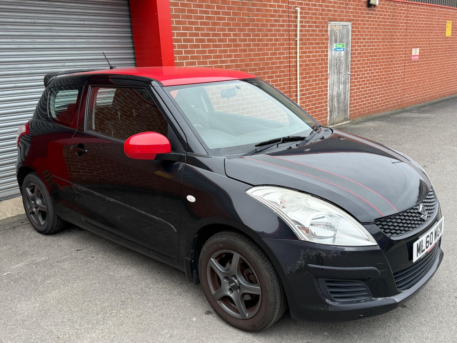Used Suzuki Swift 2010 for sale - 77794175: Photo 2