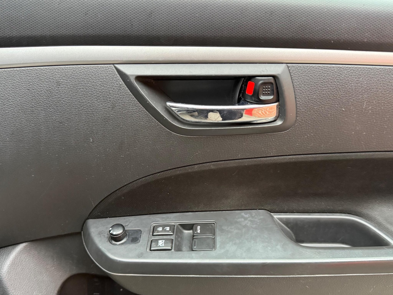 Used Suzuki Swift 2010 for sale - 77794175: Photo 9