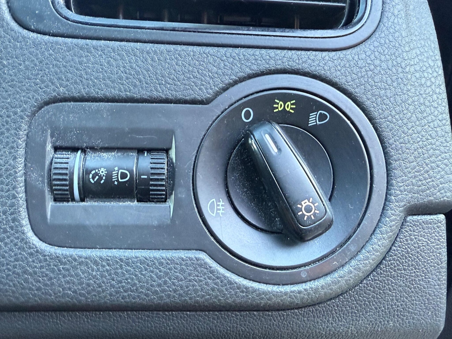 Used Volkswagen Polo 2010 for sale - 76995380: Photo 10