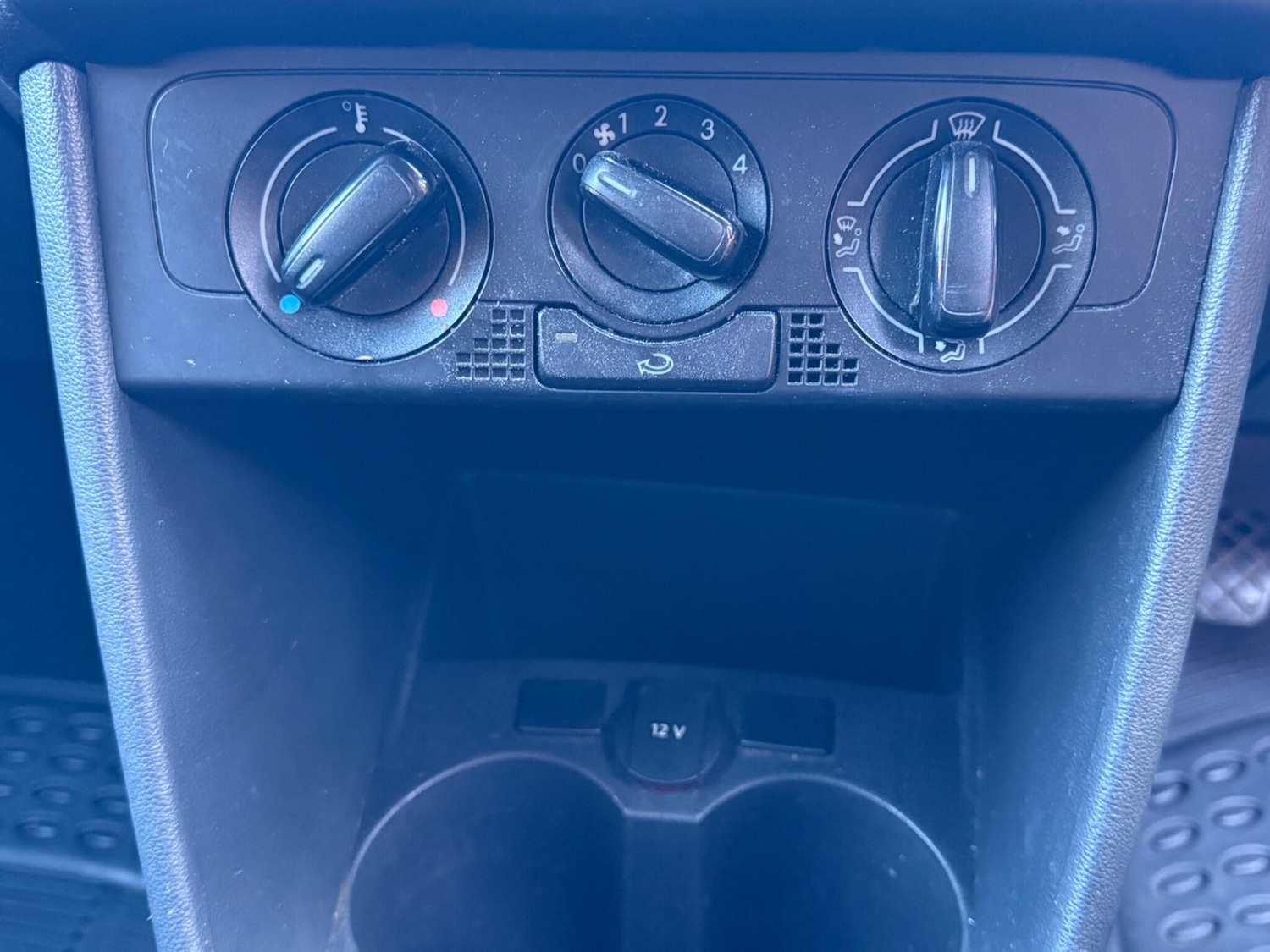 Used Volkswagen Polo 2010 for sale - 76995380: Photo 15