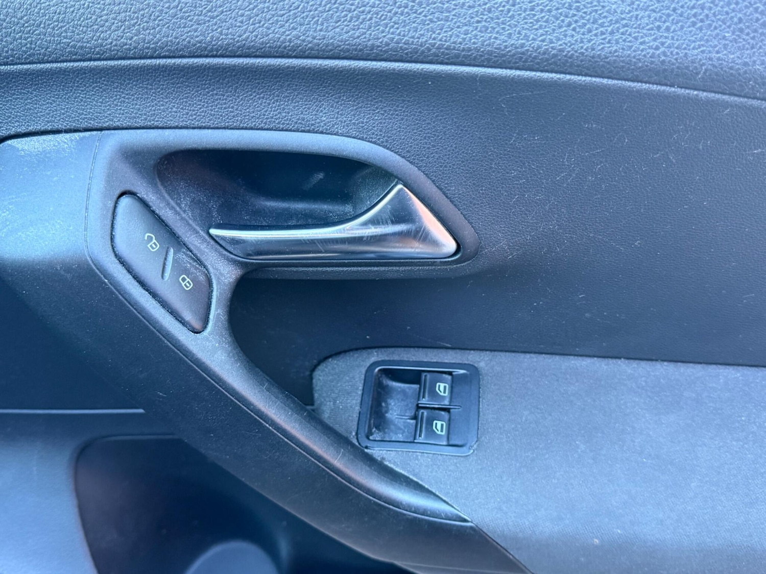 Used Volkswagen Polo 2010 for sale - 76995380: Photo 9