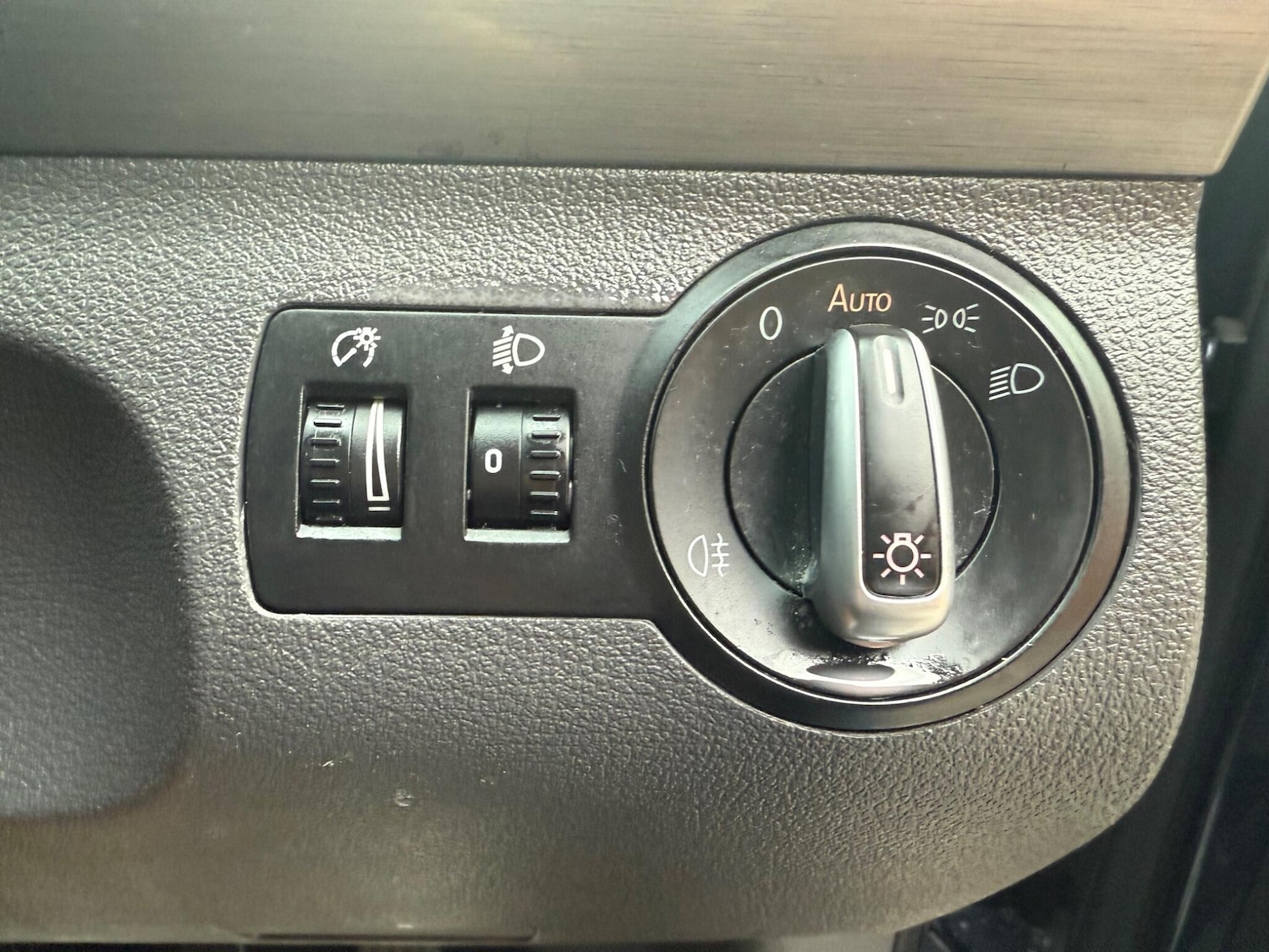 Used Volkswagen Touran 2011 for sale - 77396259: Photo 10