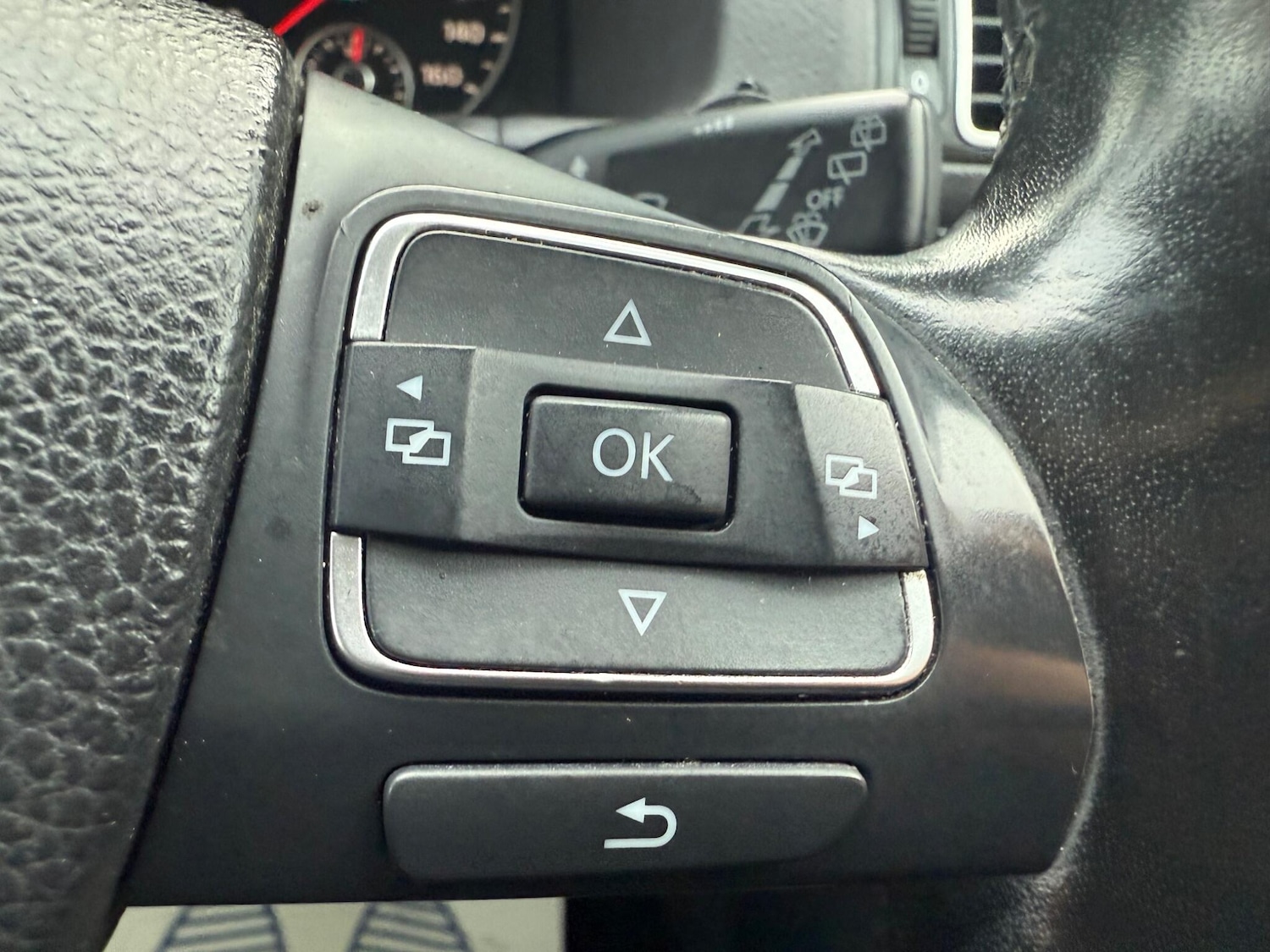 Used Volkswagen Touran 2011 for sale - 77396259: Photo 11