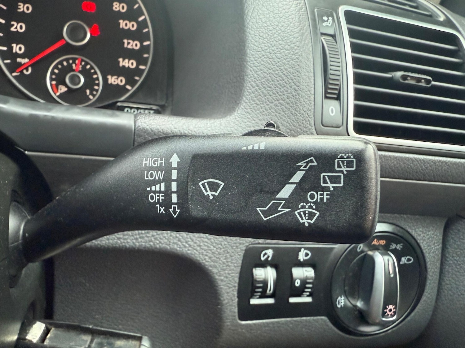 Used Volkswagen Touran 2011 for sale - 77396259: Photo 12